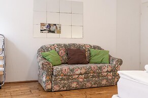 Central 3BR shared Apt. Near Rennweg