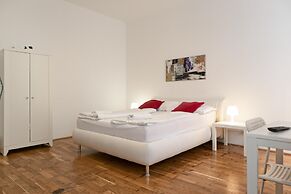 Central 3BR shared Apt. Near Rennweg