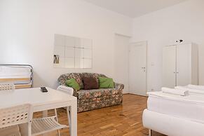 Central 3BR shared Apt. Near Rennweg