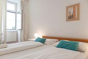 Central 3BR shared Apt. Near Rennweg