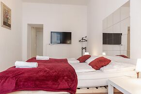 Central 3BR shared Apt. Near Rennweg