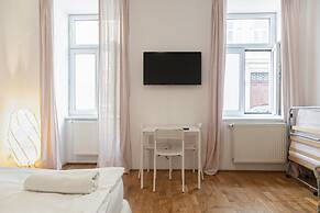 Central 3BR shared Apt. Near Rennweg