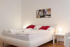 Central 3BR shared Apt. Near Rennweg