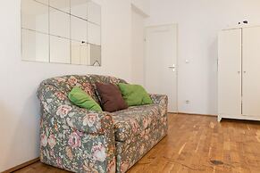 Central 3BR shared Apt. Near Rennweg