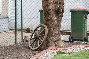 Central 3BR shared Apt. Near Rennweg