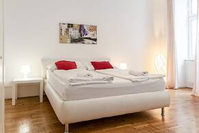 Central 3BR shared Apt. Near Rennweg