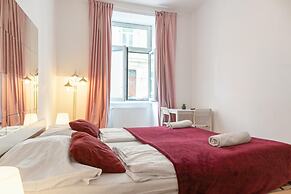 Central 3BR shared Apt. Near Rennweg