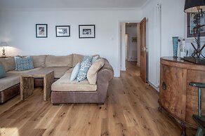 Town Heights - 3 Bedroom Holiday Home - Tenby