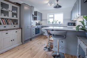 Town Heights - 3 Bedroom Holiday Home - Tenby