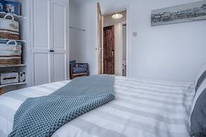 Town Heights - 3 Bedroom Holiday Home - Tenby