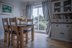 Town Heights - 3 Bedroom Holiday Home - Tenby