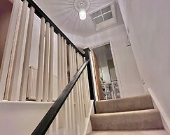 Comfy and Spacious 5-bed House in Cambridge