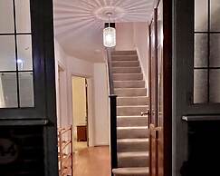 Comfy and Spacious 5-bed House in Cambridge