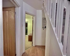 Comfy and Spacious 5-bed House in Cambridge