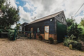 The Carriage House a Relaxing 1-bed Cottage in Ash