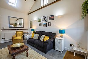 The Carriage House a Relaxing 1-bed Cottage in Ash