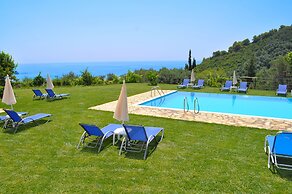 Studio Apartments With sea View and Pool - Pelekas Beach Corfu