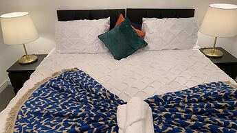 Pristine 3-bed House in Grays