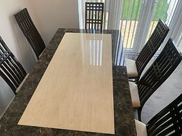 Pristine 3-bed House in Grays