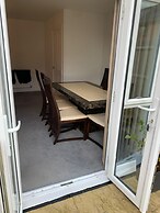 Pristine 3-bed House in Grays