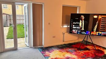 Pristine 3-bed House in Grays