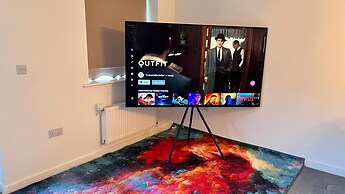 Pristine 3-bed House in Grays