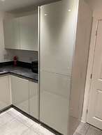 Pristine 3-bed House in Grays