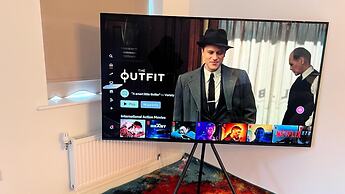 Pristine 3-bed House in Grays