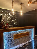 Last Point Suit Apart