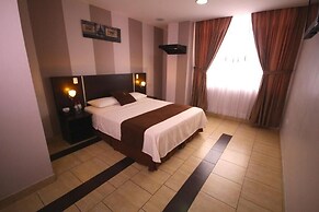 HOTEL GOLDEN VISTA