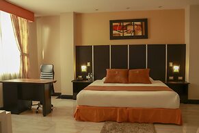 HOTEL GOLDEN VISTA