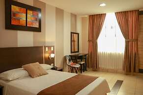 HOTEL GOLDEN VISTA