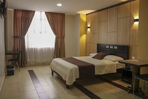 HOTEL GOLDEN VISTA