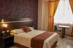HOTEL GOLDEN VISTA