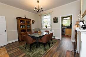 Captivating 2-bed House in Chesterfield