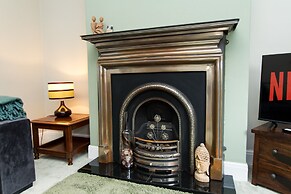 Captivating 2-bed House in Chesterfield