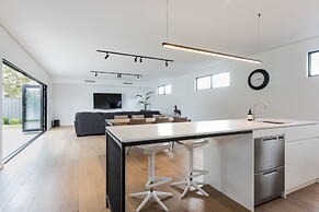 Bluff Street Home by the BnB Collection