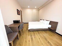 May Seven Service Apartment