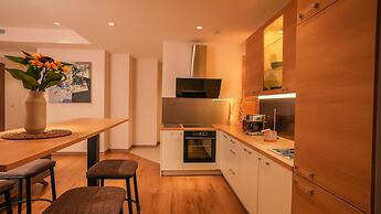 May Seven Service Apartment