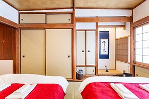 Nishi-Kujo Detached house