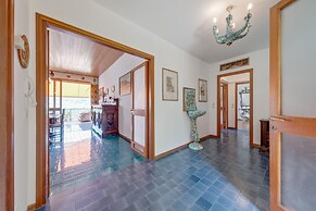Villa Olivella in Sale Marasino