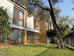 Villa Olivella in Sale Marasino