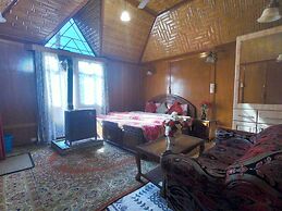 Goona palace houseboats