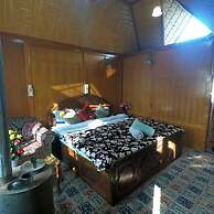 Goona palace houseboats