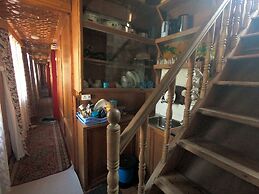 Goona palace houseboats