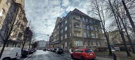 Stylish Grey Studio in Poznan by Renters