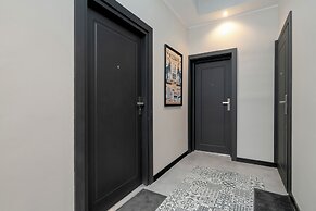 Stylish Grey Studio in Poznan by Renters