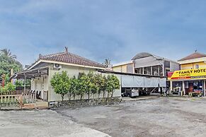 OYO 93660 New Family Hotel Syariah