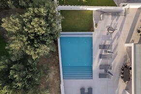 Kymothoe Elite Villas