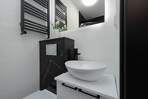 Cozy Studio Poznańska in Łódź by Renters